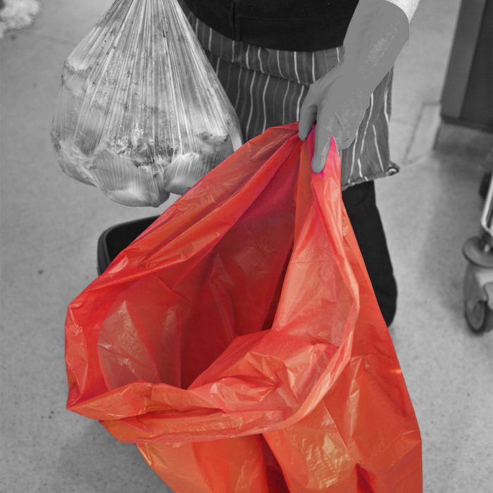 Rauðir ruslapokar (90L), 73x98cm, 22my, flat