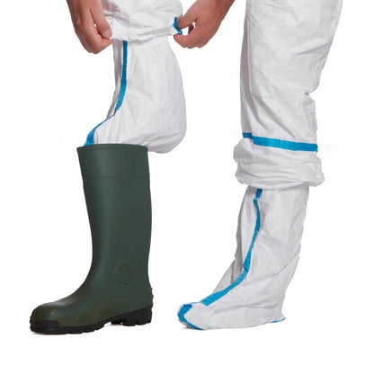 Tyvek® 600 Plus – Hlífðargalli með hettu, innbyggðum sokkum og skóhlífum